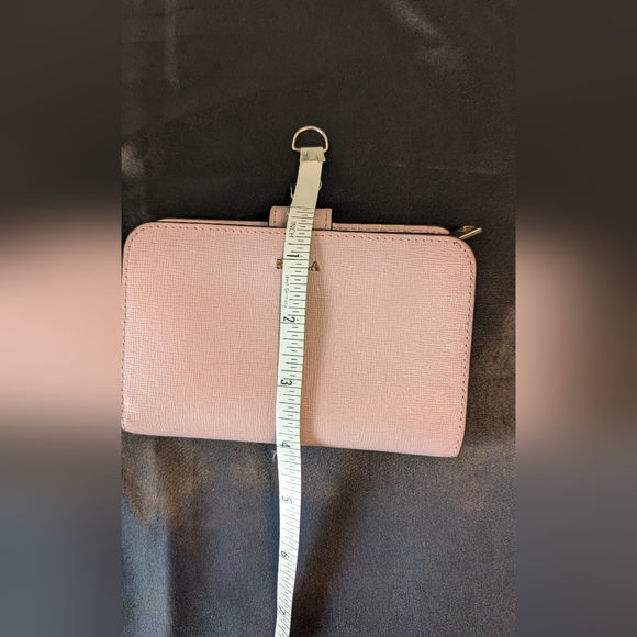 Furla women's wallet pink saffiano leather bifold gold tone hardware GUC w flaws - Picture 13 of 14